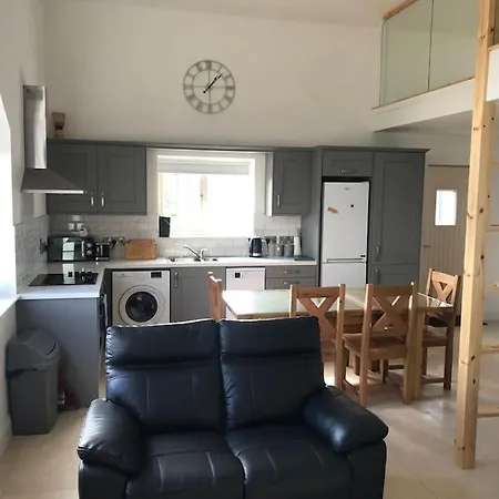 Sarahs Beachouse * Ford Court