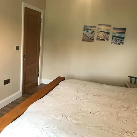 Sarahs Beachouse * Ford Court