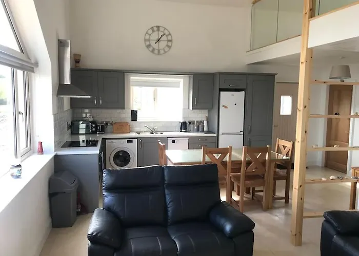 Sarahs Beachouse * Ford Court